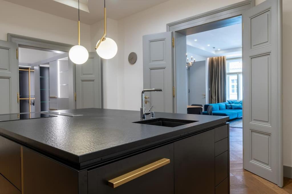 Apartament Luxury Old Town Apt, Parking Praga Zewnętrze zdjęcie